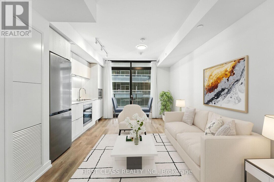 1 Jarvis St in Hamilton, ON - Building Photo