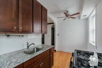 3620 N Marshfield Ave, Unit 3620-1B in Chicago, IL - Building Photo - Building Photo