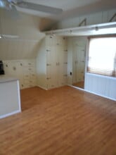 5815 Highland Ave, Unit Studio in Yorba Linda, CA - Foto de edificio - Building Photo