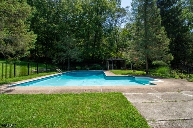 property at 29 Walker Dr