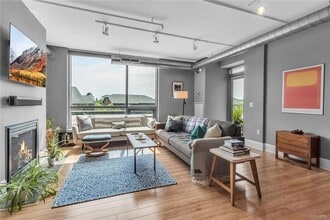 132 Lakefront Blvd in Buffalo, NY - Building Photo - Building Photo