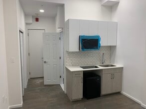 268 Newbury St, Unit 1 in Boston, MA - Building Photo - Building Photo