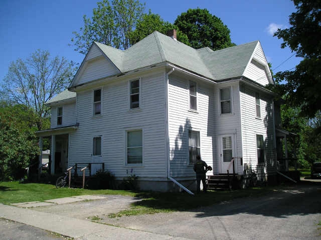 11 Weld St in Naples, NY - Foto de edificio