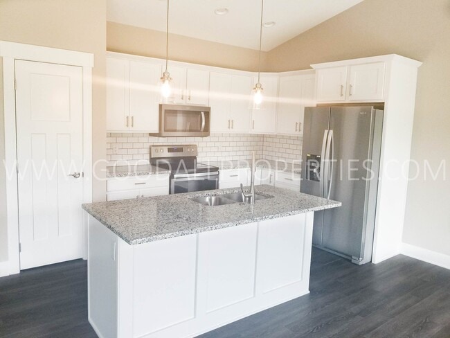 16656 Wilden Dr in Clive, IA - Building Photo - Building Photo