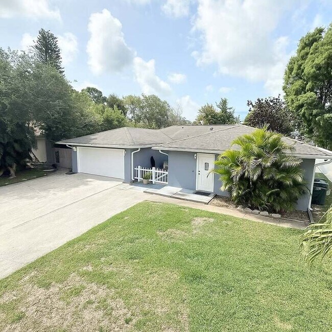 2658 Sunny Breeze Ave in Largo, FL - Building Photo - Building Photo