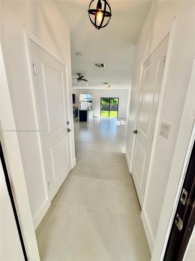 25123 SW 107th Ct in Homestead, FL - Building Photo - Building Photo