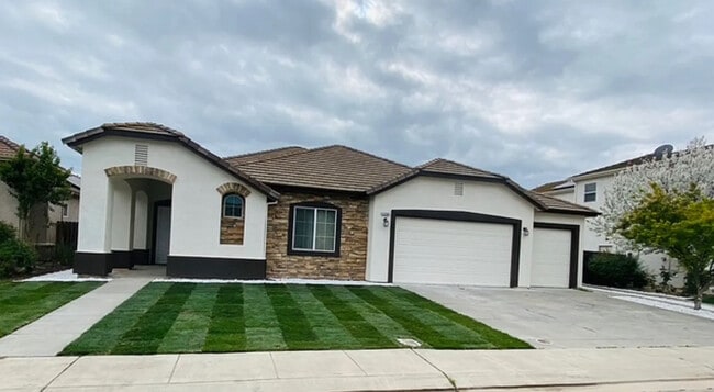 1065 Garden Gate Dr