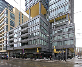 Charlie Condos in Toronto, ON - Building Photo - Lobby