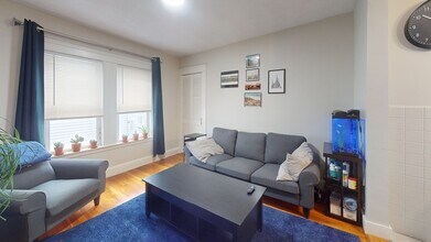 37 Willis Ave in Medford, MA - Building Photo - Building Photo