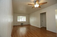 5611 Jackson St photo'