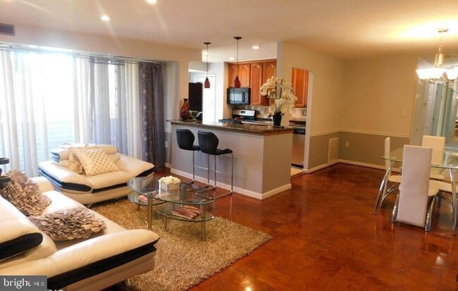 property at 5600 Bloomfield Dr