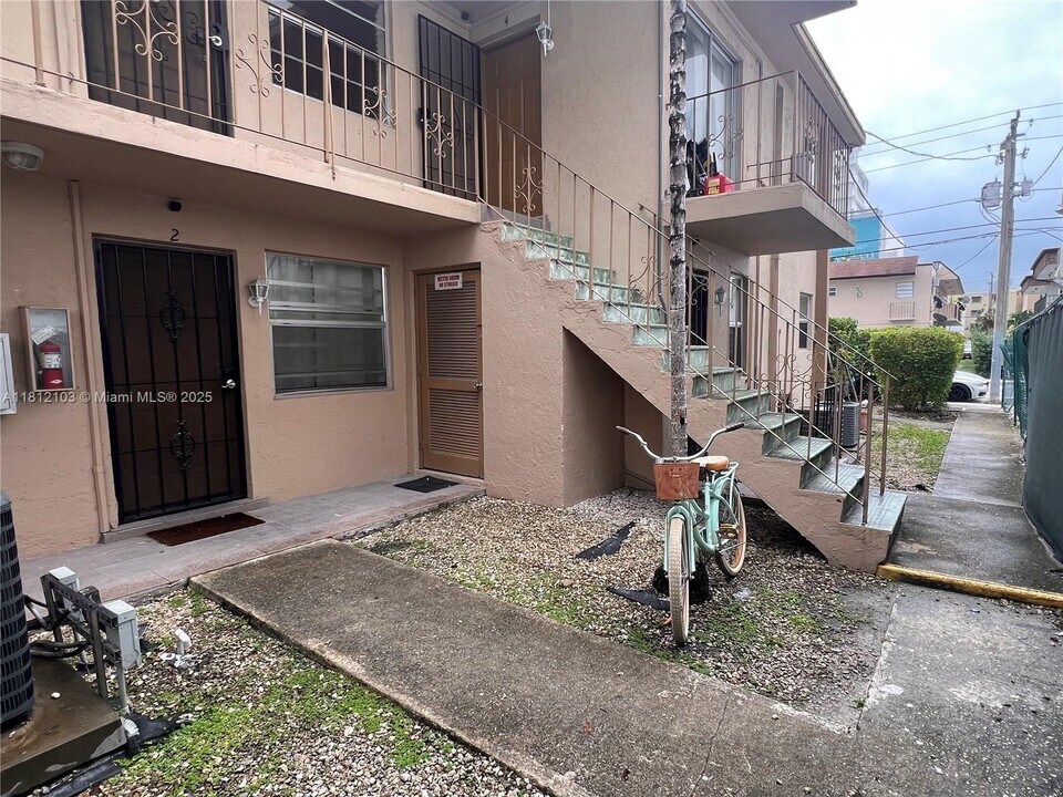 427 SW 6th St in Miami, FL - Building Photo