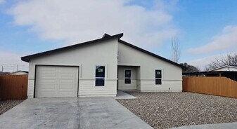 1011 N Carol Ave in Monahans, TX - Building Photo