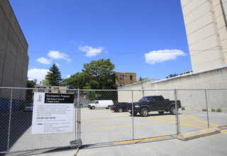 The Barrington in Toronto, ON - Building Photo - Building Photo