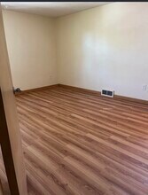 26 W Payne St, Unit Upper in Lancaster, NY - Building Photo - Building Photo