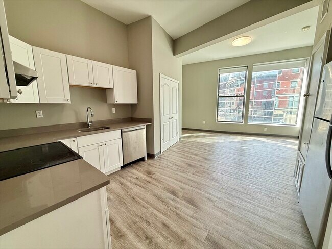 5-7 Pleasant St in Worcester, MA - Building Photo - Building Photo