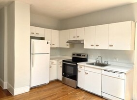 64 6th St, Unit 3 Apartments