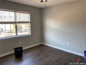 2165 S Milledge Ave in Athens, GA - Building Photo - Building Photo