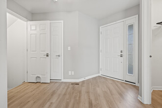 7077 Hidden Green Cir in Fox Lake, IL - Building Photo - Building Photo