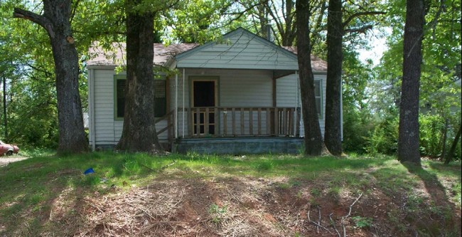 4 unit multifamily property in Gainesville, GA - Building Photo - Building Photo