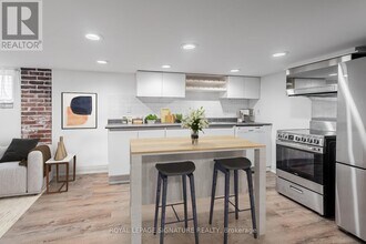 49 Stanhope Ave in Toronto, ON - Building Photo - Building Photo