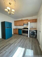 258 Cypress St in Brookline, MA - Building Photo - Building Photo