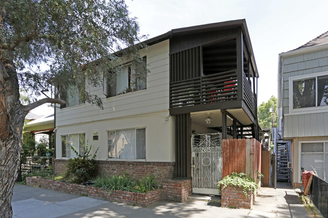 The Palms Apartments in Sacramento, CA - Foto de edificio - Building Photo