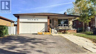 7684 Netherwood Rd in Mississauga, ON - Building Photo