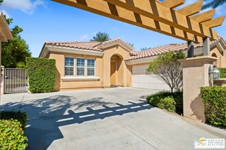 64 Vista Mirage Way in Rancho Mirage, CA - Building Photo - Building Photo