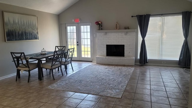 4865 Folsom Dr in Beaumont, TX - Building Photo - Building Photo