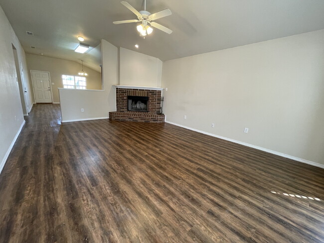 1914 99th Pl in Lubbock, TX - Foto de edificio - Building Photo