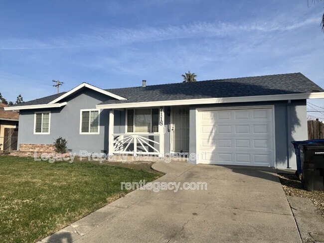 7118 Watt Ave in North Highlands, CA - Building Photo - Building Photo