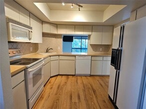 137 Woodland Pl in Osprey, FL - Building Photo - Building Photo