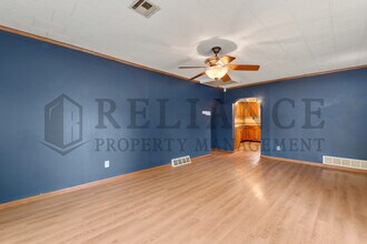 2903 W Douglas Ave in Wichita, KS - Building Photo - Building Photo