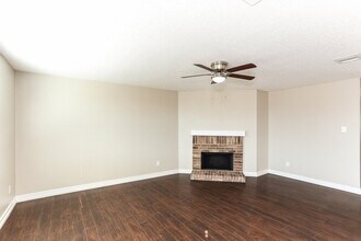 621 Almandora Dr in Arlington, TX - Building Photo - Building Photo