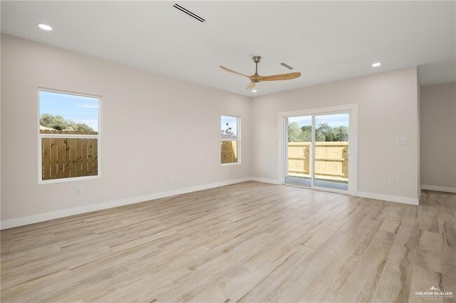 16 Ana Regina St in Mission, TX - Building Photo - Building Photo