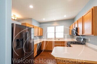 1362 SE Newgate Dr in College Place, WA - Building Photo - Building Photo