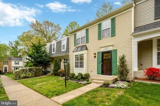 10431 Todman Landing Ct in Burke, VA - Building Photo - Building Photo