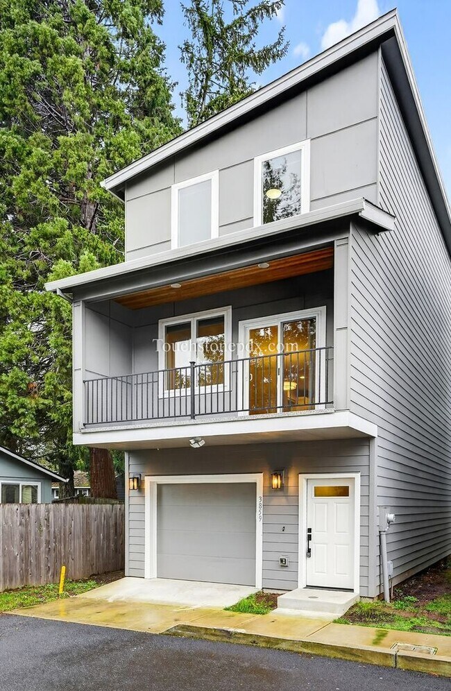 3859 SE 92nd Ave in Portland, OR - Building Photo - Building Photo