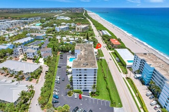 911 Ocean Dr in North Palm Beach, FL - Building Photo - Building Photo