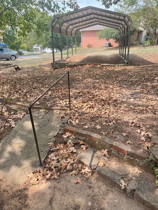 property at 907 N 20th St