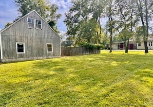 73 South Rd in Farmington, CT - Building Photo - Building Photo