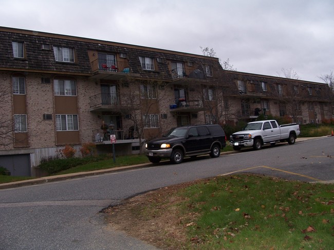 1738 House in Sturbridge, MA - Foto de edificio - Building Photo