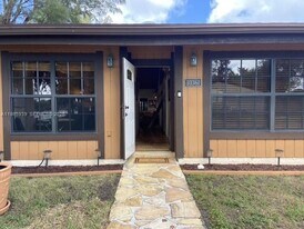 10361 Juniper Ct in Pembroke Pines, FL - Building Photo