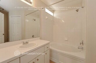 10710 Lakeside Vista Dr in Riverview, FL - Foto de edificio - Building Photo