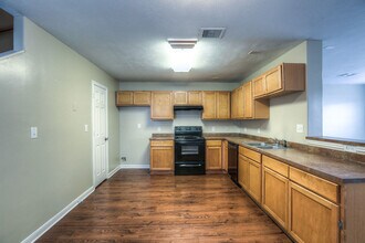 10603 Pine Landing Dr in Houston, TX - Building Photo - Building Photo
