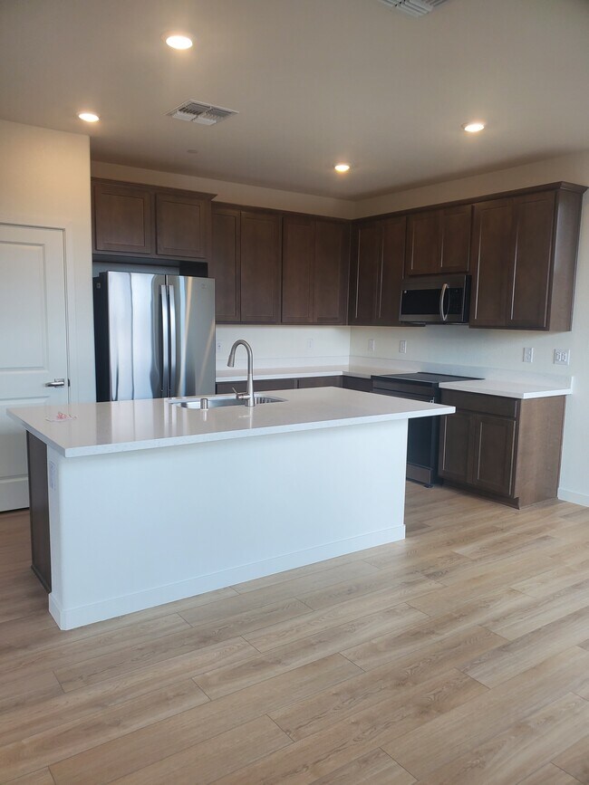 1112 Bengal Loop in Rocklin, CA - Foto de edificio - Building Photo