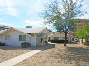 Berridge 8 in Phoenix, AZ - Foto de edificio - Building Photo