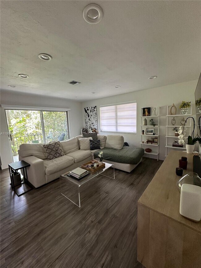 9392 SW 77th Ave in Miami, FL - Building Photo - Building Photo