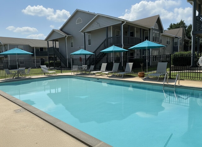 Rhodes Ferry in Decatur, AL - Foto de edificio - Building Photo